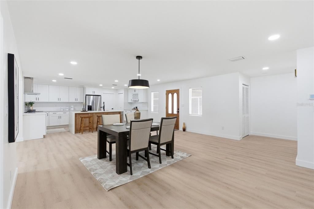 En Venta: $574,900 (4 camas, 2 baños, 2359 Pies cuadrados)