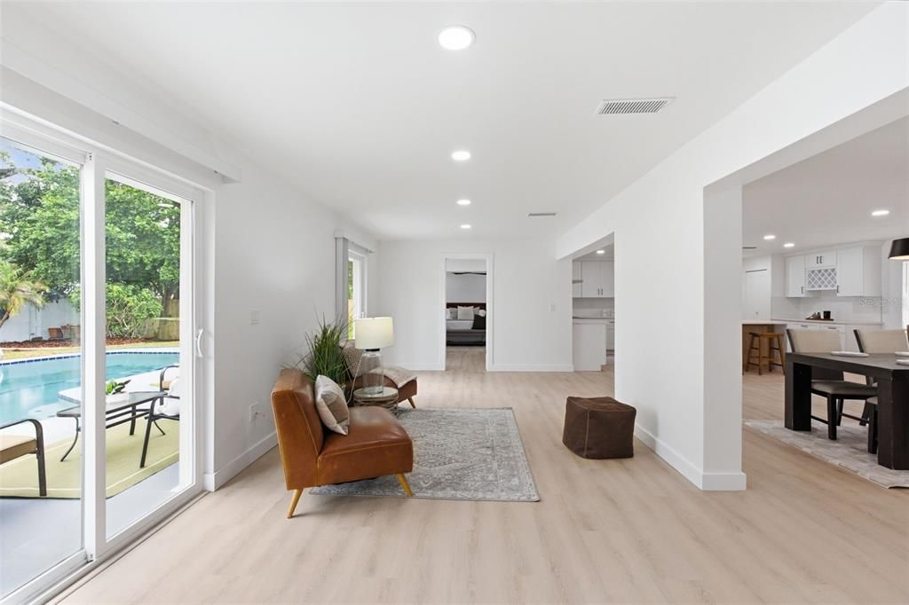 En Venta: $574,900 (4 camas, 2 baños, 2359 Pies cuadrados)