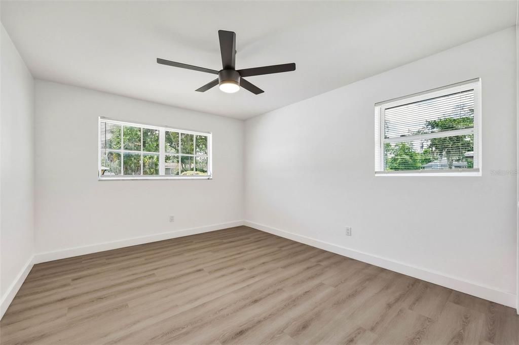 En Venta: $574,900 (4 camas, 2 baños, 2359 Pies cuadrados)