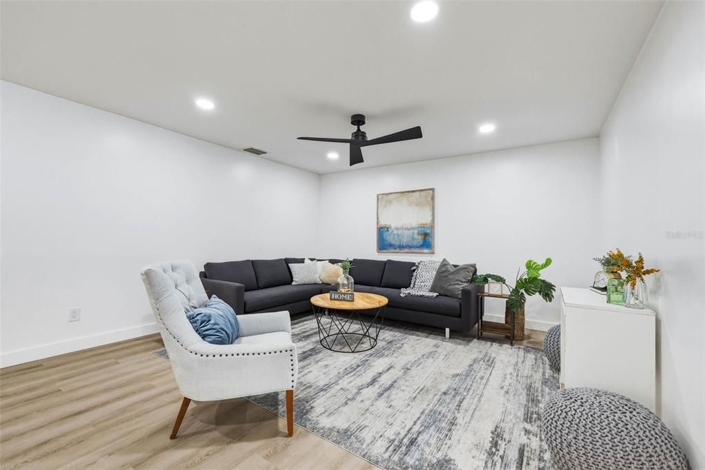 En Venta: $574,900 (4 camas, 2 baños, 2359 Pies cuadrados)