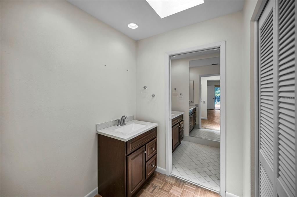 Activo con contrato: $320,000 (3 camas, 2 baños, 1820 Pies cuadrados)