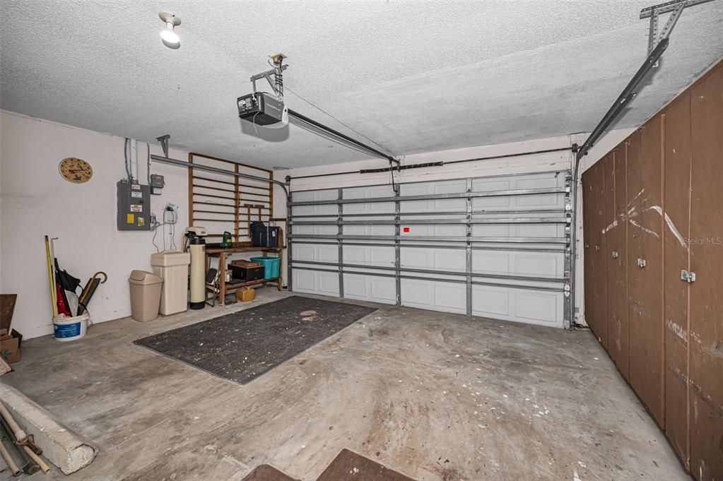Activo con contrato: $320,000 (3 camas, 2 baños, 1820 Pies cuadrados)