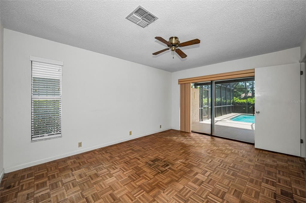 Activo con contrato: $320,000 (3 camas, 2 baños, 1820 Pies cuadrados)