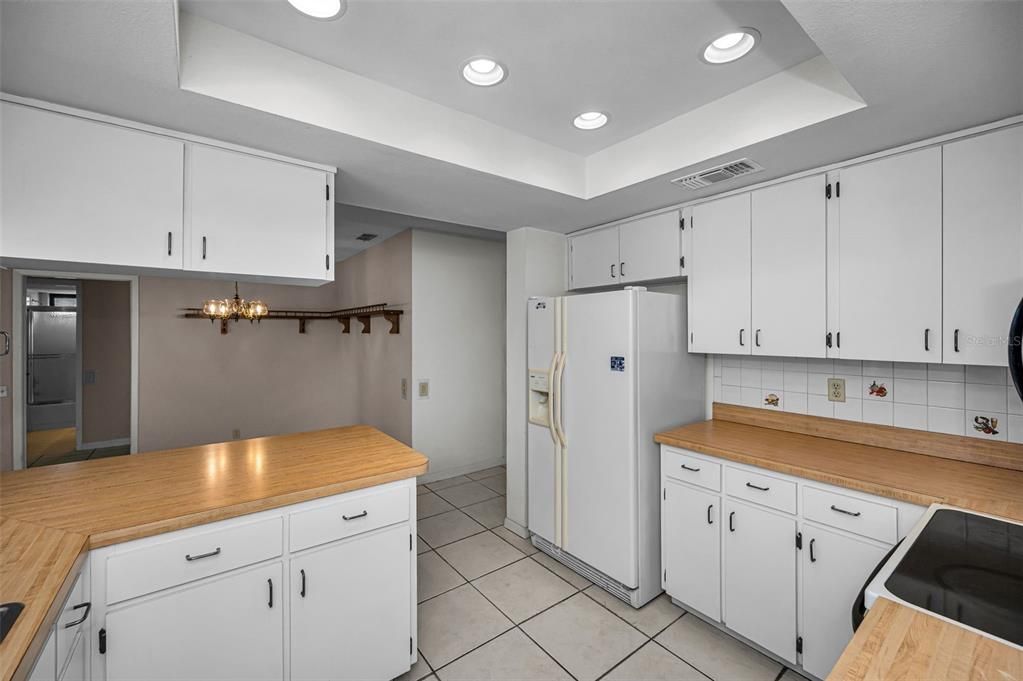 Activo con contrato: $320,000 (3 camas, 2 baños, 1820 Pies cuadrados)
