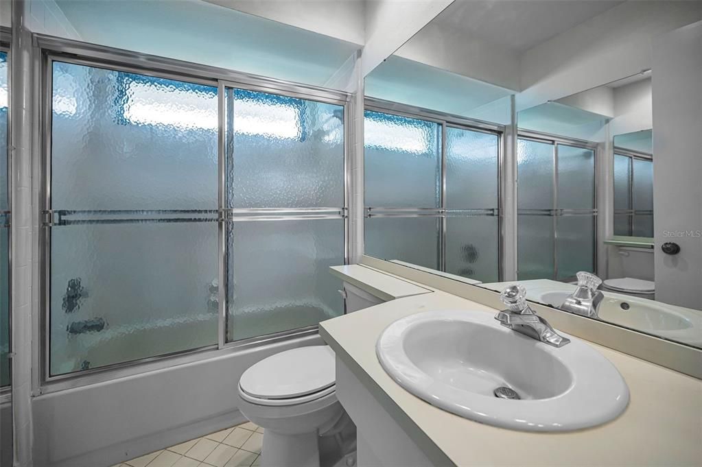 Activo con contrato: $320,000 (3 camas, 2 baños, 1820 Pies cuadrados)