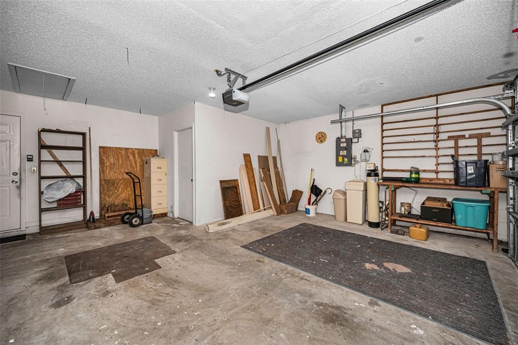 Activo con contrato: $320,000 (3 camas, 2 baños, 1820 Pies cuadrados)