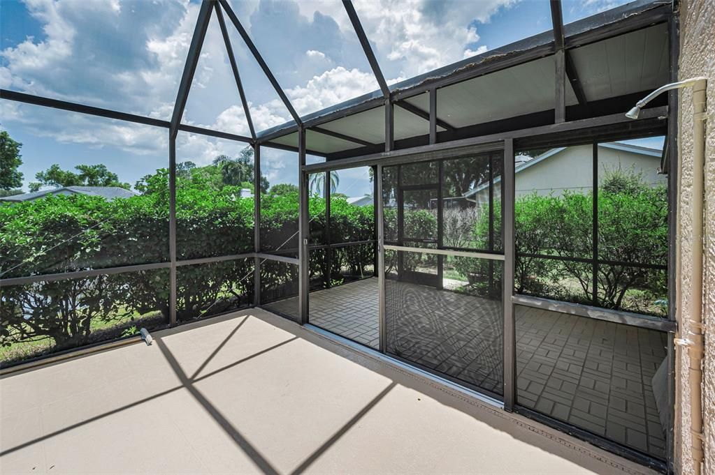 Activo con contrato: $320,000 (3 camas, 2 baños, 1820 Pies cuadrados)