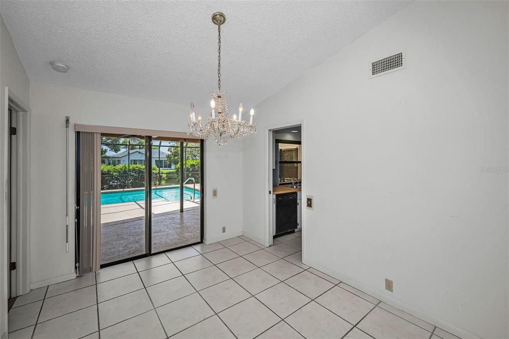Activo con contrato: $320,000 (3 camas, 2 baños, 1820 Pies cuadrados)