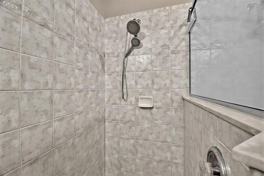 В аренду: $3,500 (4 спален, 2 ванн, 2099 Квадратных фут)