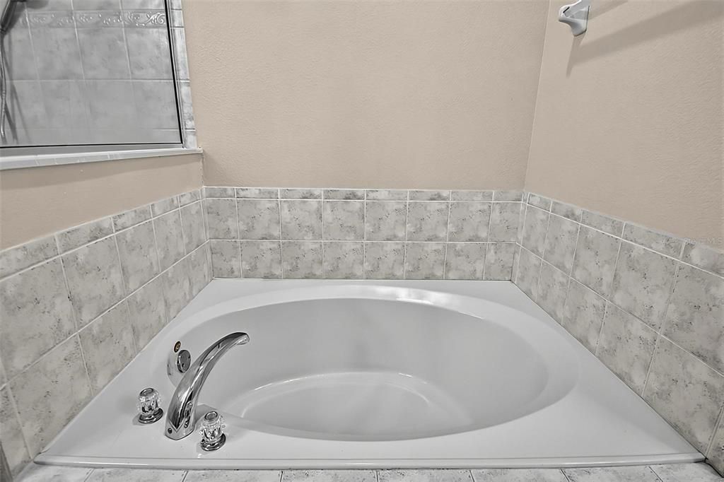 В аренду: $3,500 (4 спален, 2 ванн, 2099 Квадратных фут)