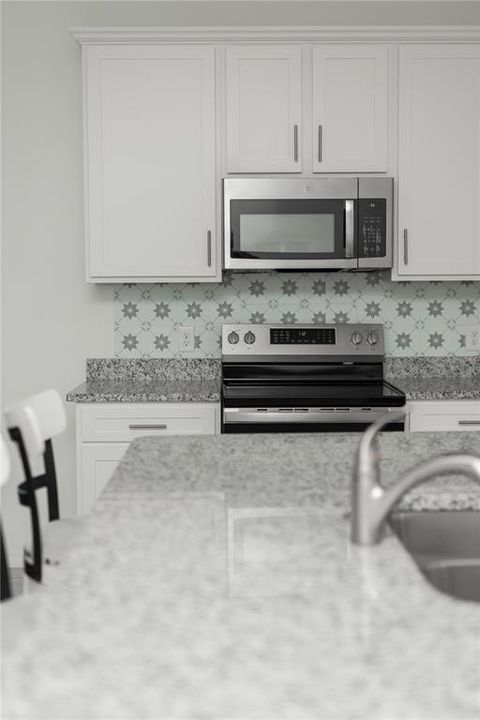 На продажу: $330,000 (4 спален, 3 ванн, 2001 Квадратных фут)