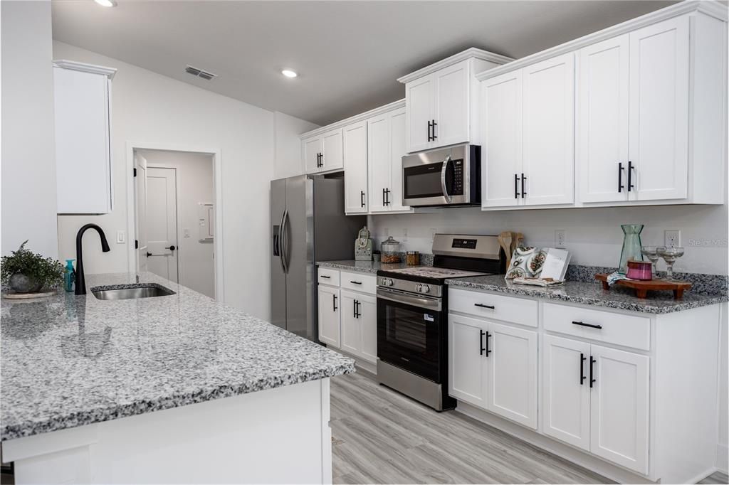 En Venta: $366,350 (3 camas, 2 baños, 1952 Pies cuadrados)