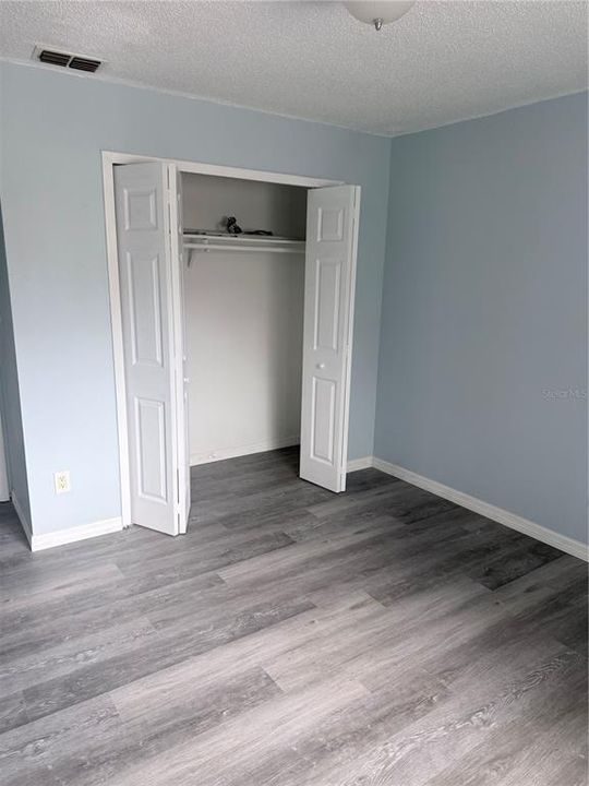 На продажу: $198,999 (2 спален, 1 ванн, 1038 Квадратных фут)