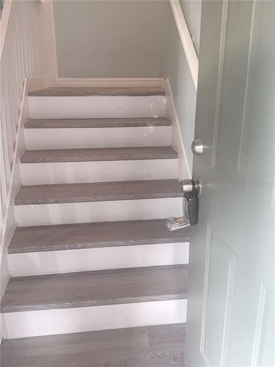 For Sale: $198,999 (2 beds, 1 baths, 1038 Square Feet)