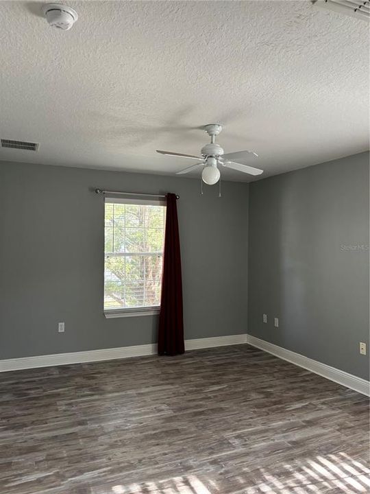 For Rent: $1,850 (2 beds, 1 baths, 966 Square Feet)