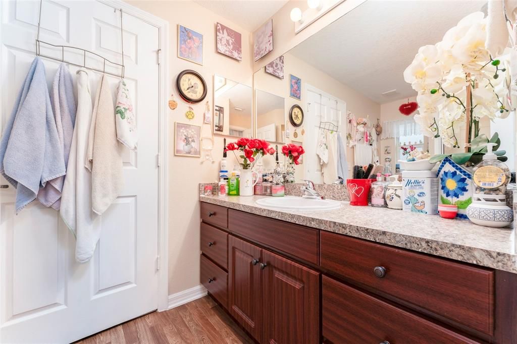 For Sale: $267,900 (3 beds, 2 baths, 1444 Square Feet)