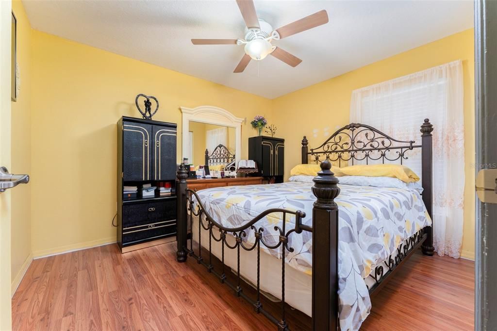For Sale: $267,900 (3 beds, 2 baths, 1444 Square Feet)