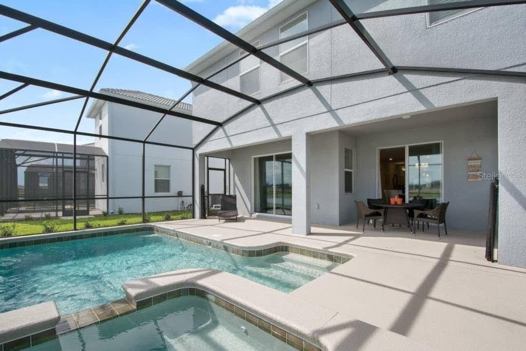 En Venta: $819,000 (6 camas, 6 baños, 3291 Pies cuadrados)