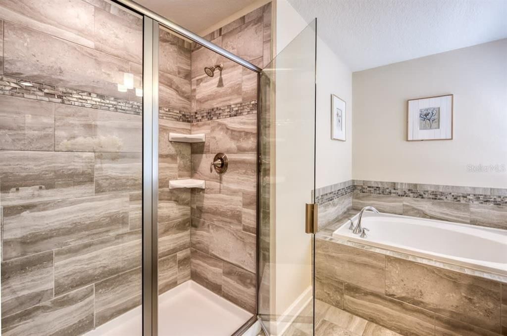 En Venta: $819,000 (6 camas, 6 baños, 3291 Pies cuadrados)