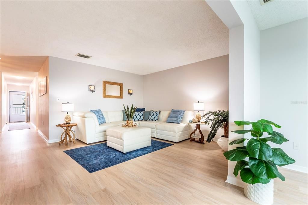 На продажу: $185,000 (1 спален, 1 ванн, 1060 Квадратных фут)