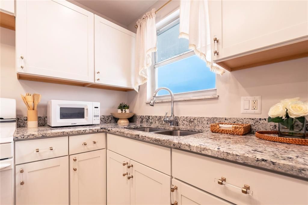 На продажу: $185,000 (1 спален, 1 ванн, 1060 Квадратных фут)