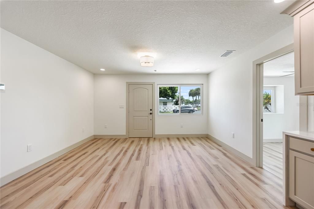 For Sale: $489,000 (3 beds, 2 baths, 1200 Square Feet)