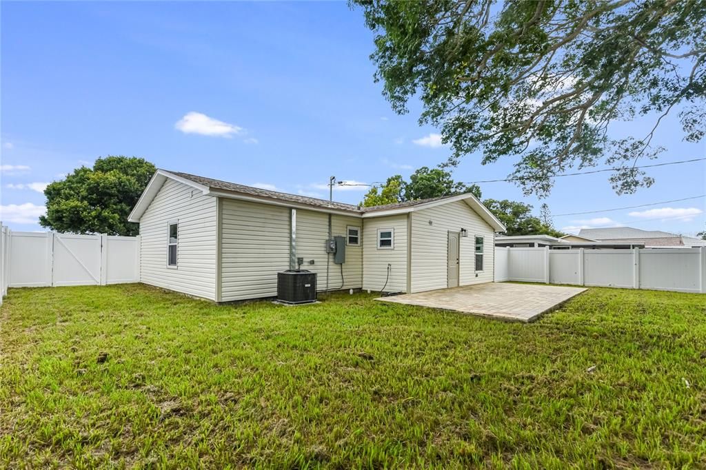 For Sale: $489,000 (3 beds, 2 baths, 1200 Square Feet)
