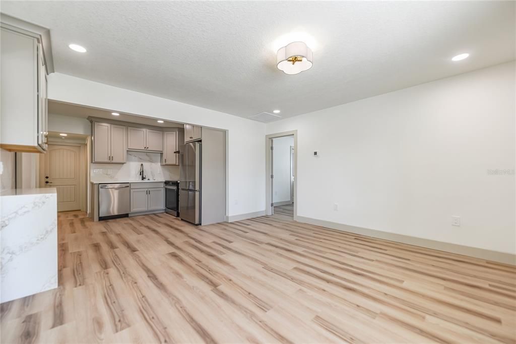For Sale: $489,000 (3 beds, 2 baths, 1200 Square Feet)