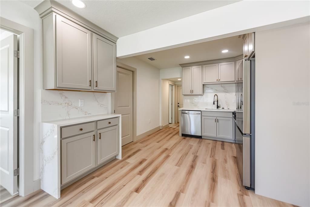 For Sale: $489,000 (3 beds, 2 baths, 1200 Square Feet)