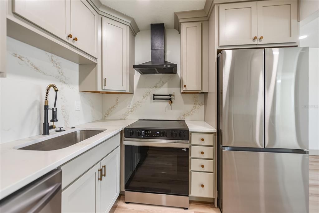 For Sale: $489,000 (3 beds, 2 baths, 1200 Square Feet)