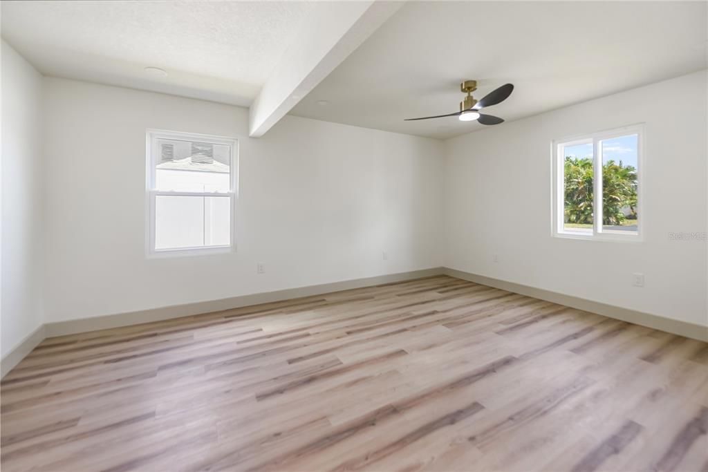 For Sale: $489,000 (3 beds, 2 baths, 1200 Square Feet)