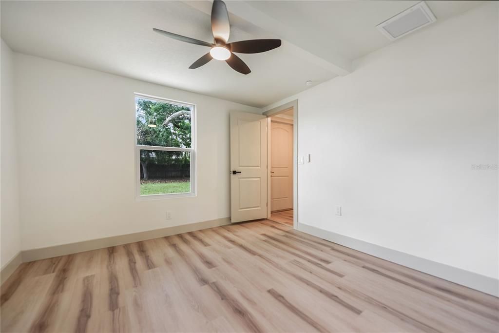 For Sale: $489,000 (3 beds, 2 baths, 1200 Square Feet)