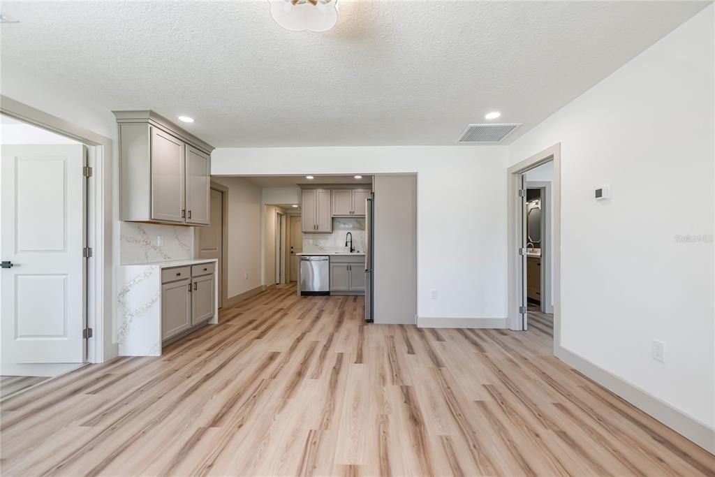 For Sale: $489,000 (3 beds, 2 baths, 1200 Square Feet)
