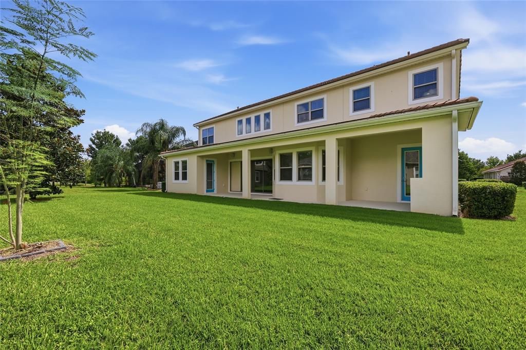 For Sale: $1,350,000 (5 beds, 6 baths, 4656 Square Feet)