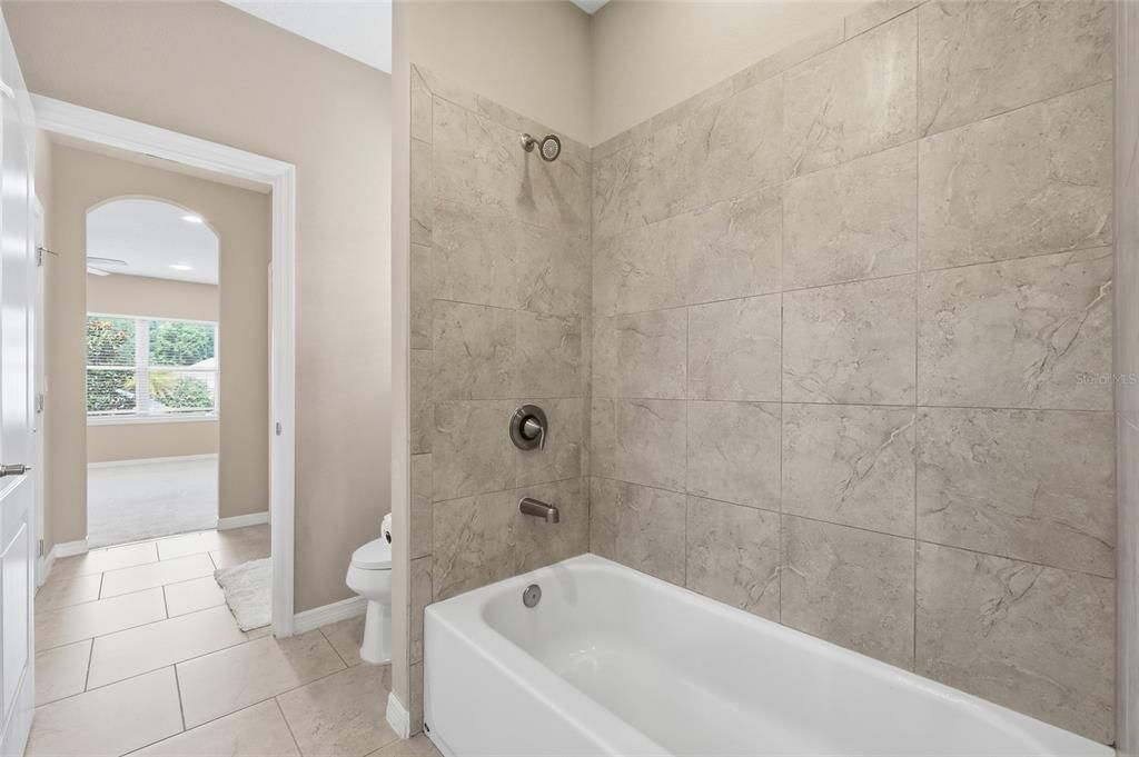 For Sale: $1,350,000 (5 beds, 6 baths, 4656 Square Feet)