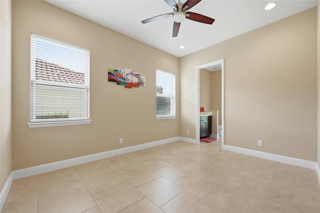 For Sale: $1,350,000 (5 beds, 6 baths, 4656 Square Feet)