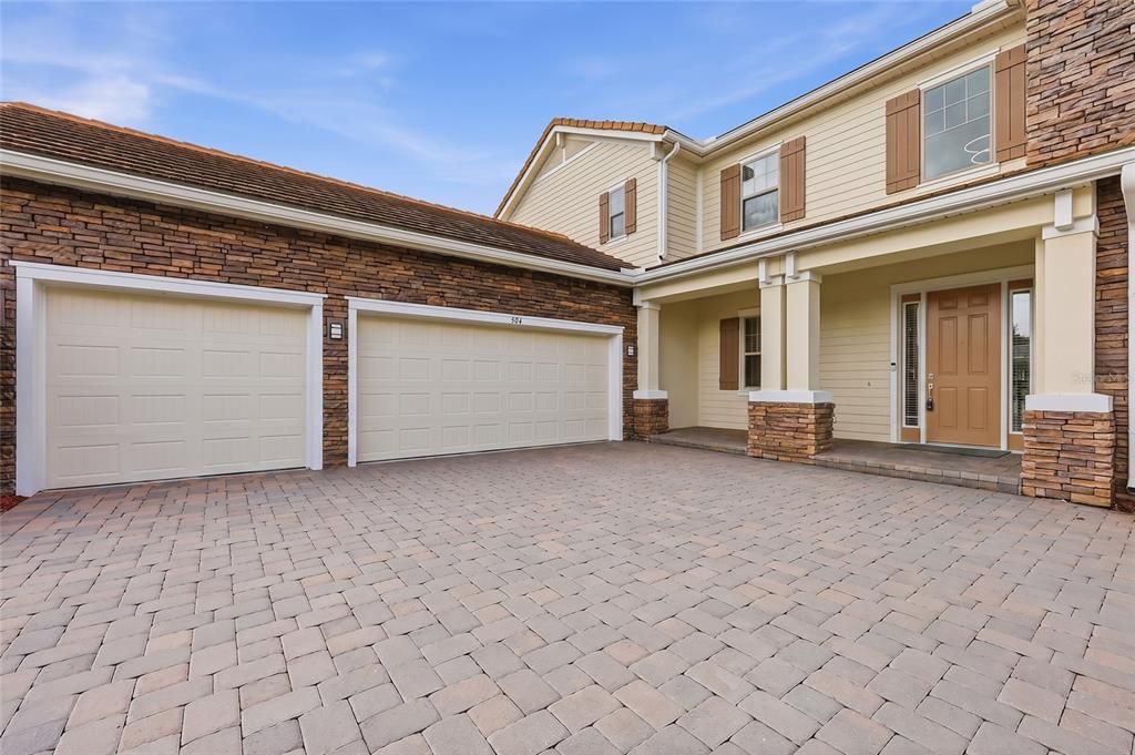 For Sale: $1,350,000 (5 beds, 6 baths, 4656 Square Feet)