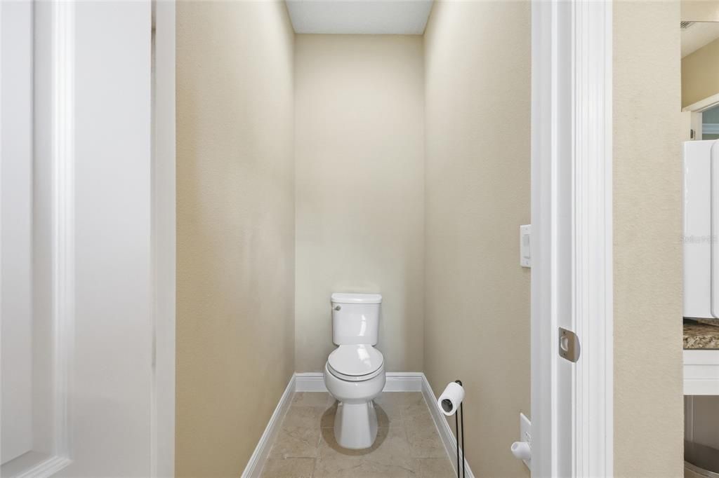 For Sale: $1,350,000 (5 beds, 6 baths, 4656 Square Feet)