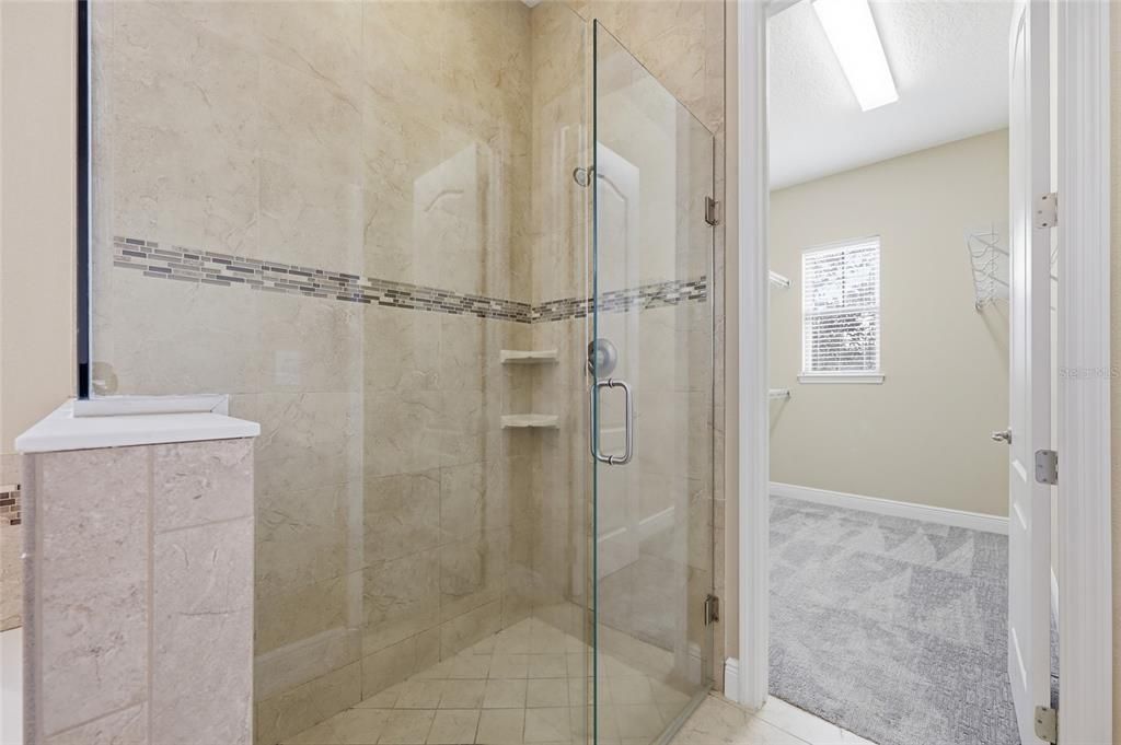 For Sale: $1,350,000 (5 beds, 6 baths, 4656 Square Feet)