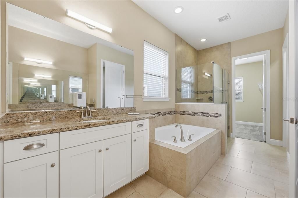 For Sale: $1,350,000 (5 beds, 6 baths, 4656 Square Feet)