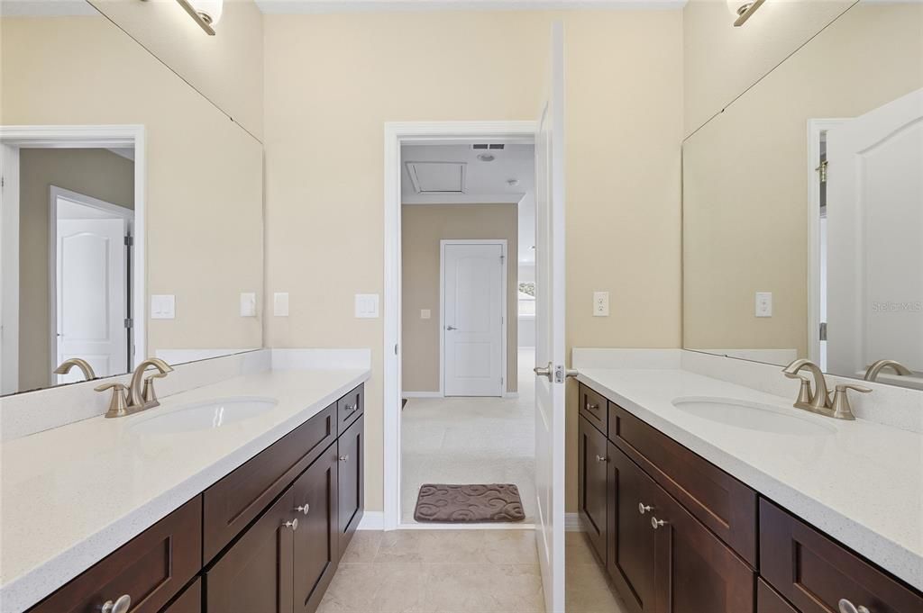 For Sale: $1,350,000 (5 beds, 6 baths, 4656 Square Feet)