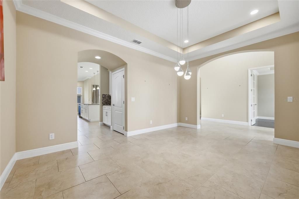 For Sale: $1,350,000 (5 beds, 6 baths, 4656 Square Feet)