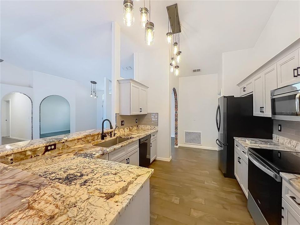 На продажу: $539,000 (3 спален, 2 ванн, 1814 Квадратных фут)
