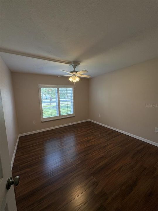 На продажу: $71,900 (2 спален, 2 ванн, 919 Квадратных фут)