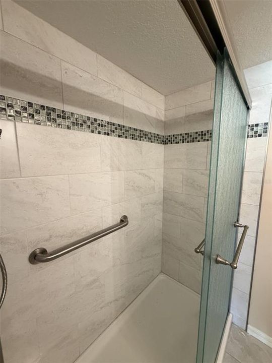 На продажу: $71,900 (2 спален, 2 ванн, 919 Квадратных фут)