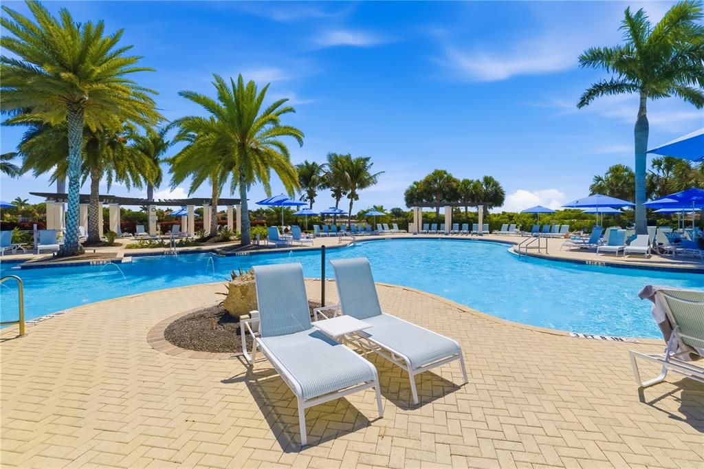 Active With Contract: $1,100,000 (3 beds, 3 baths, 2440 Square Feet)