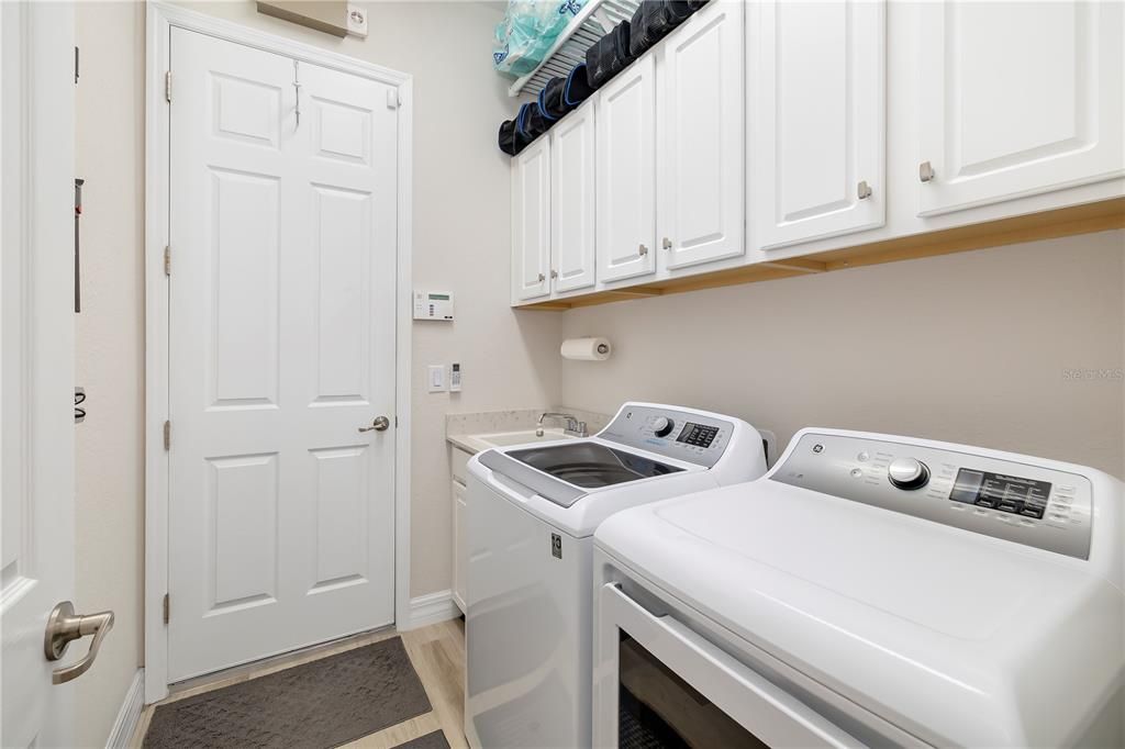 Active With Contract: $1,100,000 (3 beds, 3 baths, 2440 Square Feet)