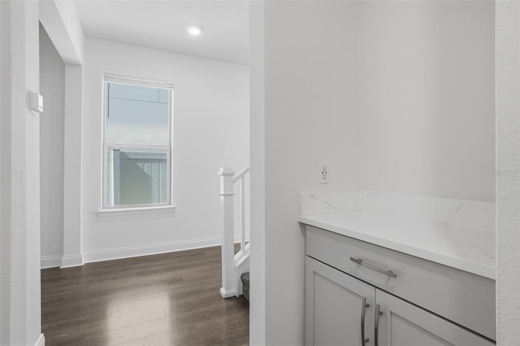 En Venta: $610,000 (4 camas, 3 baños, 2505 Pies cuadrados)