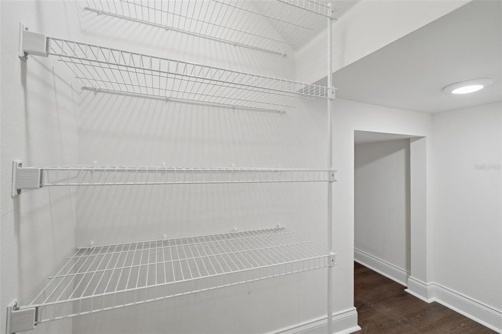 En Venta: $610,000 (4 camas, 3 baños, 2505 Pies cuadrados)