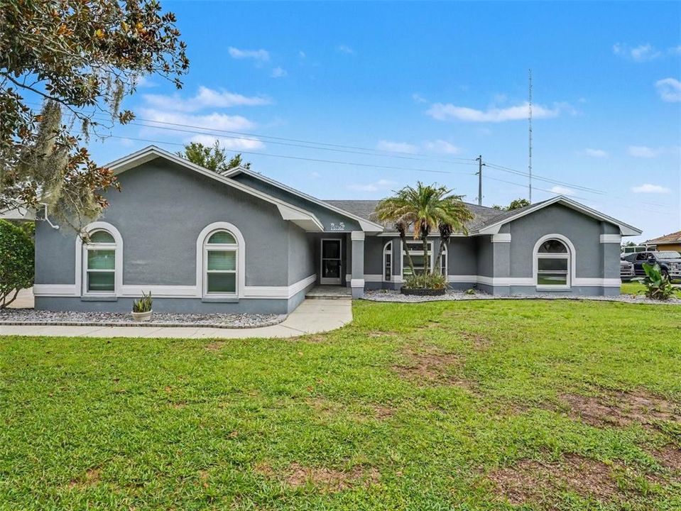 En Venta: $440,000 (4 camas, 2 baños, 1997 Pies cuadrados)